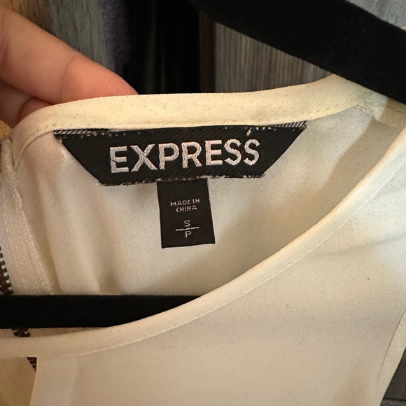 Express Blouse - Picture 3 of 3